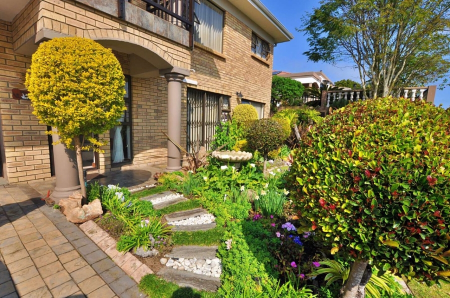 4 Bedroom Property for Sale in Fraaiuitsig Western Cape